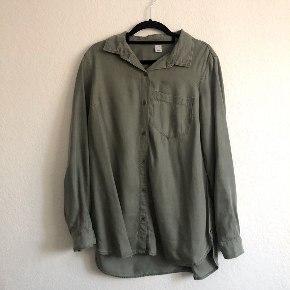 Old Navy Button Down Top in Olive (Medium)